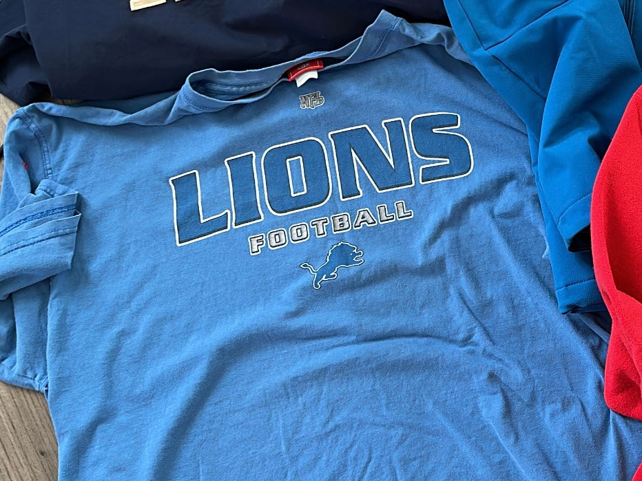 Vtg Lions/Halloween Bundle (2)