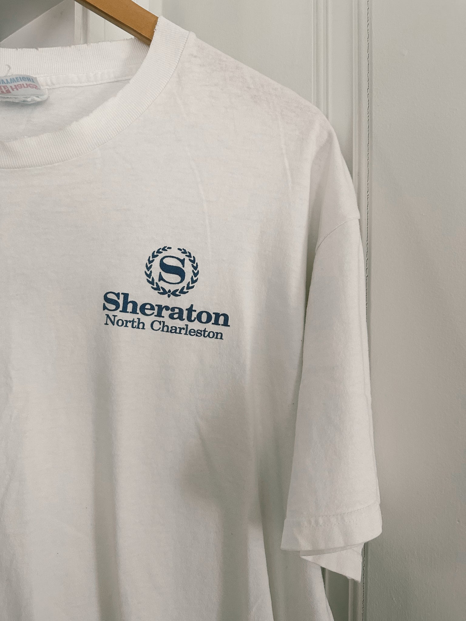 Vtg Sheraton Hotel T-Shirt (XL)